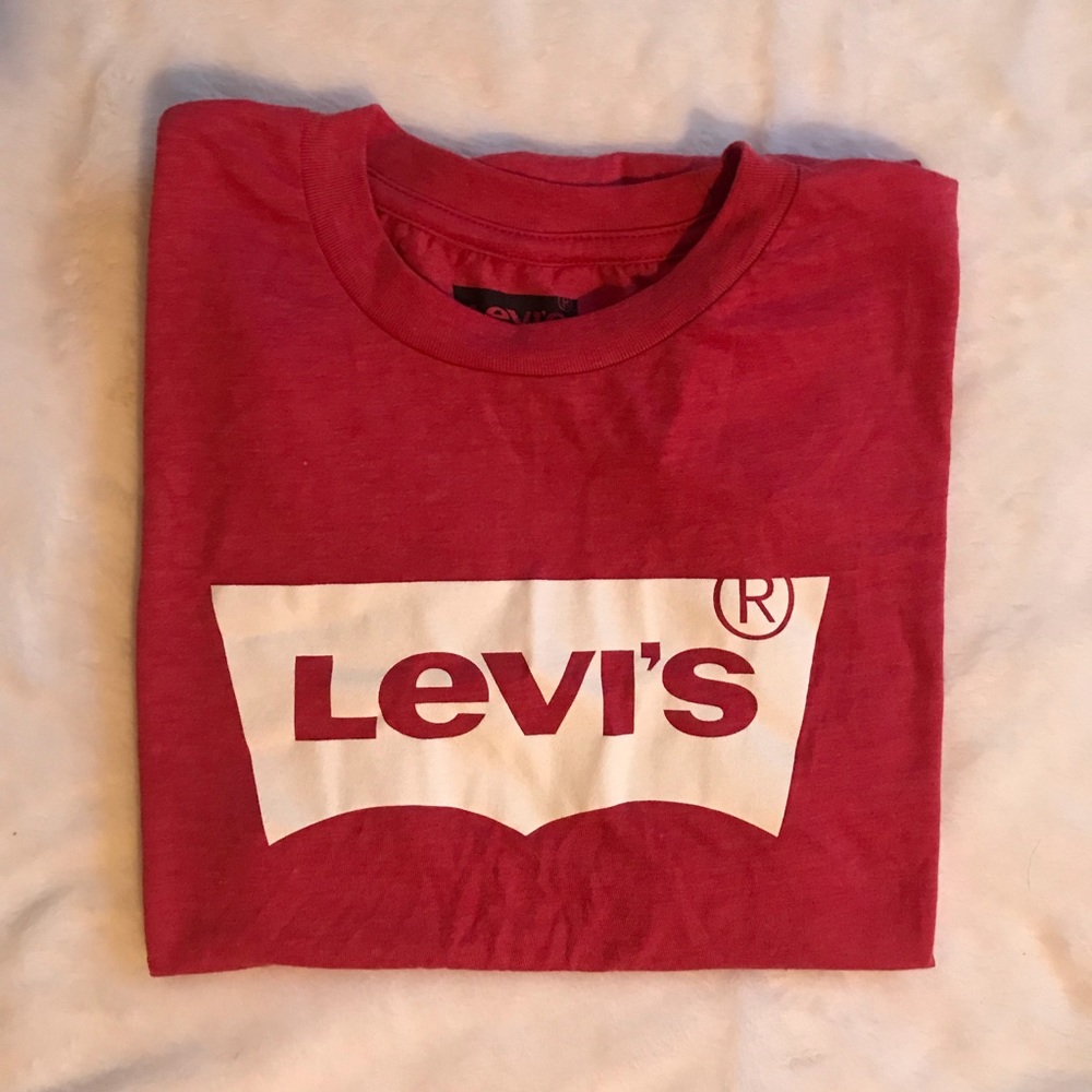 NEW Levi’s TShirt